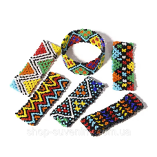 Різнокольоровий брослет з бісеру на резинці