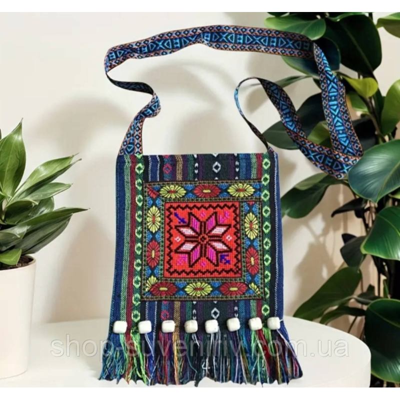 Жіноча сумочка з етничним візерунком 