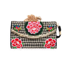 Жіноча сумка-клач із вишивкою