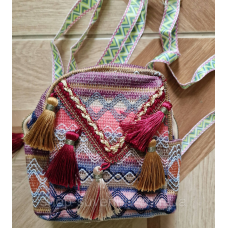 Красивий різнокольоровий рюкзак