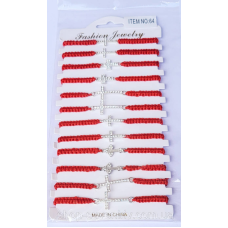 Брослет  з  червоної нитки  з різними  хрестиками