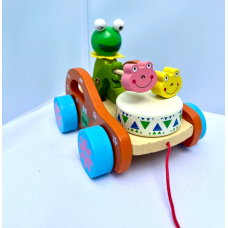 Дерев“яна машинка-каталка на шнурочку